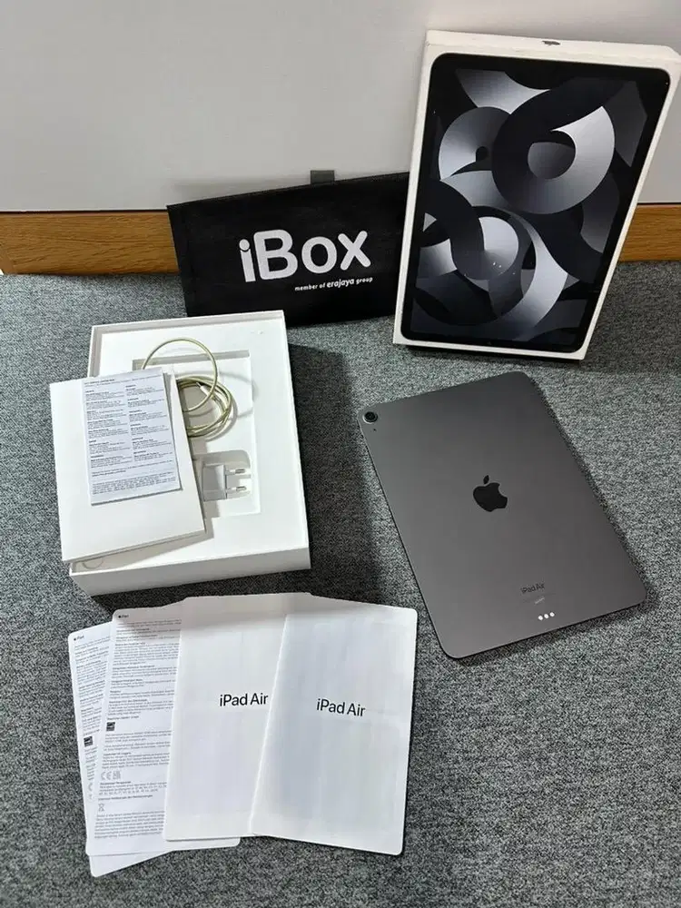 iPad AIR 5 M1 64GB iBoX Fullset Normal Mulus Siap Pakai