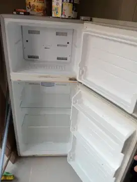 Kulkas Sharp Masih Dingin