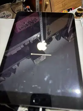 Ipad gen 9 64gb wifi grey like new