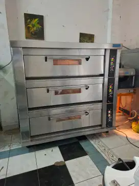 Oven gas 3 deck isi 12 loyang tipe SM-803F merk Sinmag Taiwan