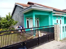 Rumah kampung deket lampu merah brimob ciracas serang