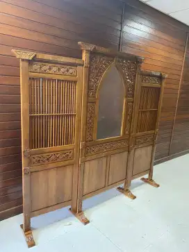 Sketsel atau partisi penyekat ruang kayu jati