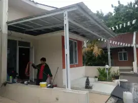 Kanopi baja ringan