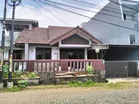 Rumah tua hitung tanah di griya kencana 2 Ciledug tangerang banten