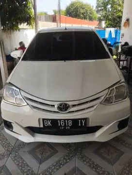 Dijual etios valco G warna putih pemakai langsung