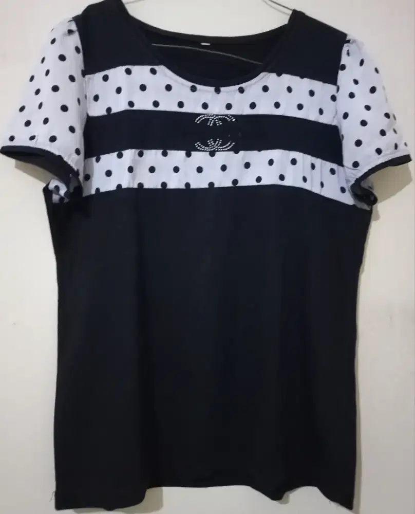 SALE KAOS/ ATASAN WANITA