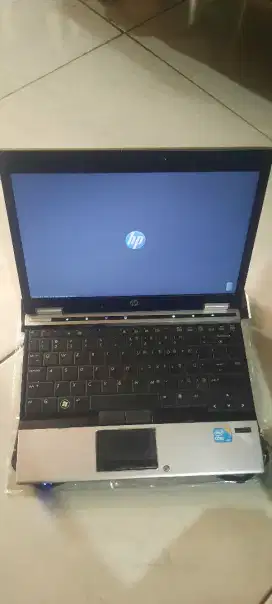 Laptop Merk HP Core i7 RAM 8 sdh pakai SSD