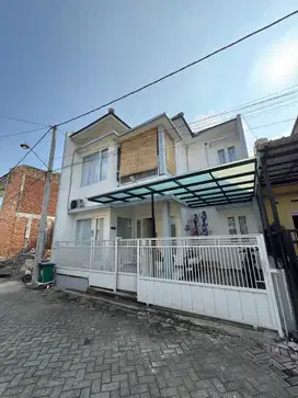 DIJUAL RUMAH SAWOJAJAR