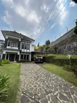 DIJUAL VILLA BATU