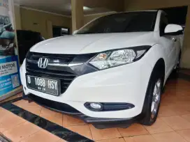 Bismillah numpang Honda HR-V tipe E. Cvt / metic. No. D. Putih.