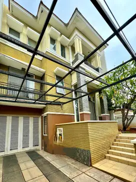 Dijual Rumah di Layar Permai, PIK