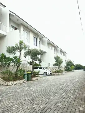 Jual cepat Rumah pinggir jalan strategis