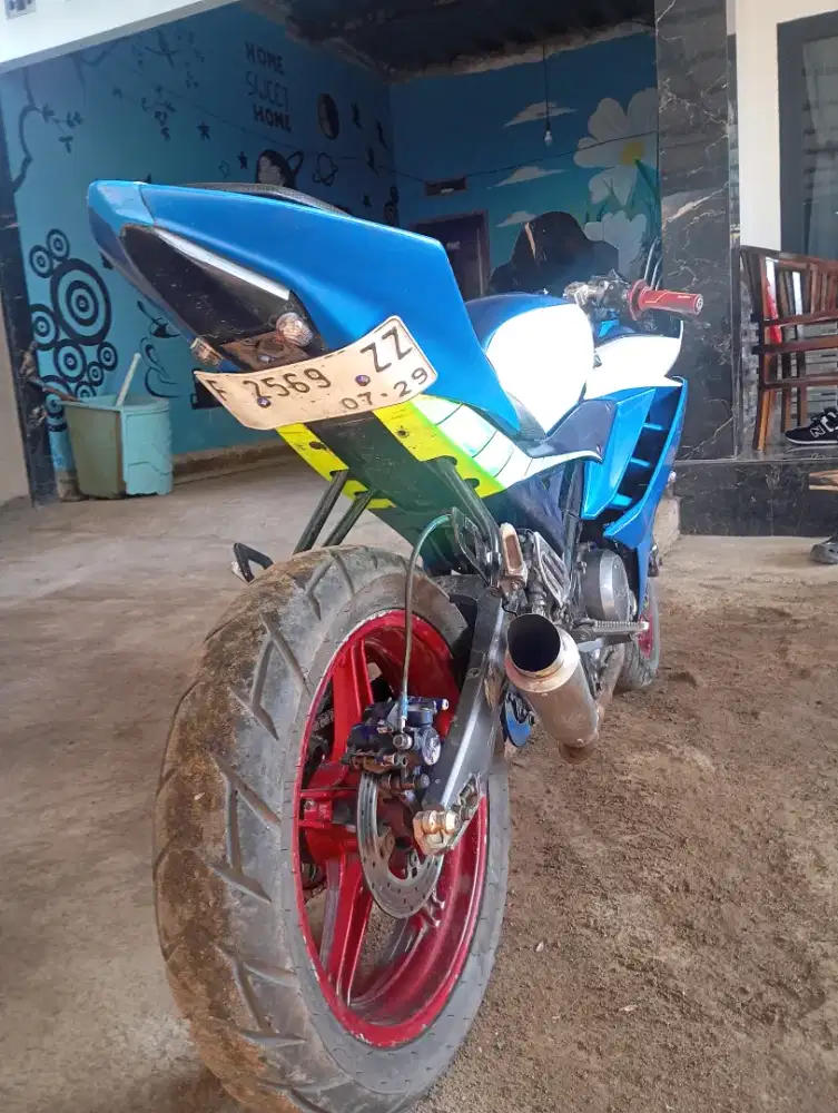 R15v2 yamaha mono