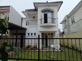 RUMAH MEWAH 4 KAMAR TIDUR, TANAH LUAS DI PERUMAHAN TELAGA KAHURIPAN