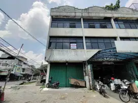 Harus terjual cepat Ruko Hoek di di RE Martadinata Ciputat