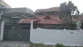 Dijual rumah 2 lantai  Babatan Pantai Utara