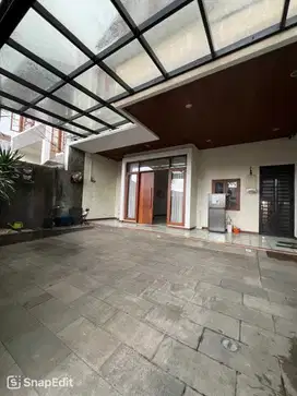 Disewakan rumah semi furnished dikomplek pejaten jakarta selatan