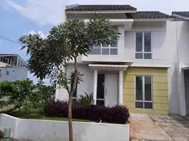 Butuh duit Rumah Hook Illago Paramont Land Cluster Amalfi Village Tang