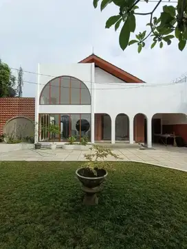 Di Jual Rumah Baru Bangunan Classic Lux Di KPAD Gegerkalong Bandung
