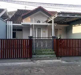 DIJUAL RUMAH CANTIK TERAWAT DI PERUMAHAN ONE GATE SULFAT KOTA MALANG