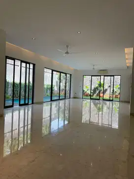 Modern and Comfy House in Kemang close to school