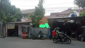 Tempat usaha strategis di pinggir jalan besar yg ramai 24 jam.