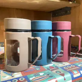 Gelas Kaca dengan Gagang Plastik