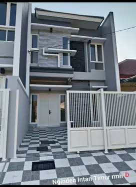 Cuma 1 Unit Tersisa! Rumah 2 Lantai Hadap Timur di Tengah Kota Sby