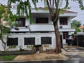 Dijual Rumah Megah Sangat Terawat dan Siap Huni, Sudah Renovasi, SHM