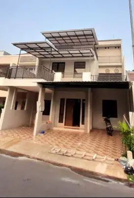 Kencana Loka BSD City 6+1 Kamar Tidur 3 Lantai Rapih Full Renovasi SHM