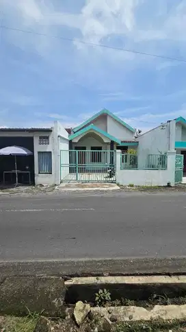 Rumah Murah Siap Pakai Untuk Usaha Di Kadipiro Banjarsari Solo