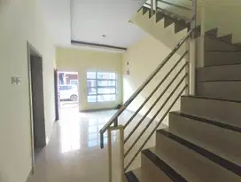 Dijual / Disewakan rumah cluster 2lt tengah kota Jl. Karya Bakti