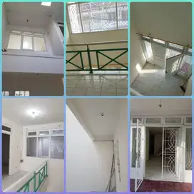 dijual rumah taman palem lestari