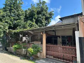 rumah murah 2 lantai posisi hoek layak huni di kelapa gading