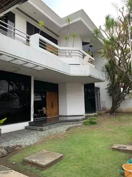 DIJUAL RUMAH MEWAH SIAP HUNI MANYAR KERTOARJO