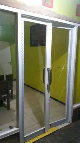kusen pintu jendela rak etalase aluminium dan kaca