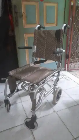 Kursi Roda Merk Galena