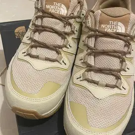 Sepatu hiking the north face hedgehog 3