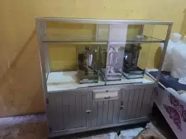 etalase untuk jualan