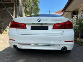 DIJUAL BMW 520i (G30) th.2018