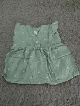 Baju bayi perempuan