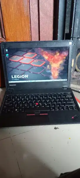 Lenovo thinkpad X131e ram 8gb ssd 128gb hardis 250gb bekasi karawang
