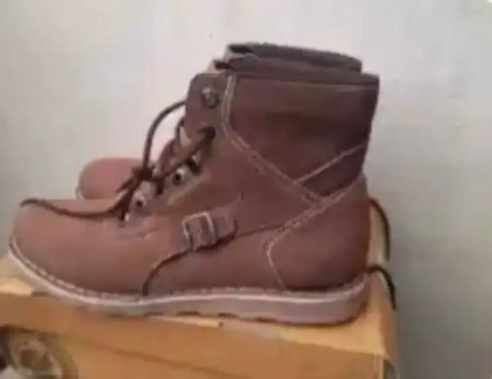 Sepatu boots size 44 sepatu size 44 sepatu 44 sepatu 43 sepatu size 43