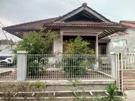 MURAH, Rumah di Antapani Posisi Hook Akses Strategis