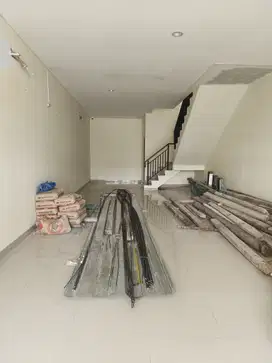 Disewakan Ruko NorthBend Metland 3 Lantai Hadap Jalan Selangkah ke Tol