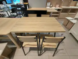 LEXON TABLE SET W/ 4 Chairs