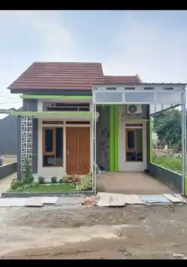 Rumah strategis dekat jalan raya Bomang