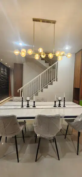 RUMAH CANTIK ROYAL RESIDENCE FURNISHED 2 LANTAI CLUSTER DEPAN