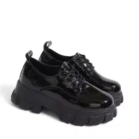 Dijual sepatu docmart cewe glossy size 39