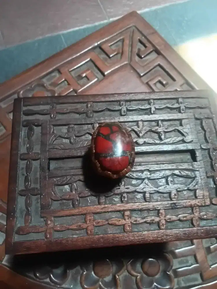 Batu pirus merah langka